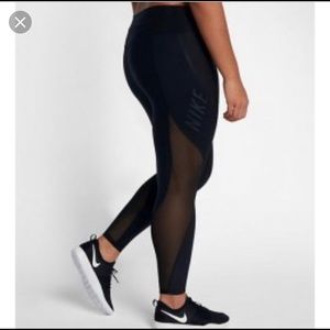 NWT Nike Women’s training pant